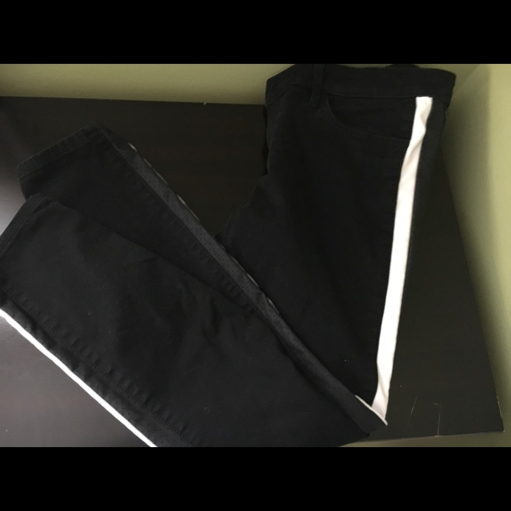 ❌SOLD❌NWOT Express black and leather skinny jeans